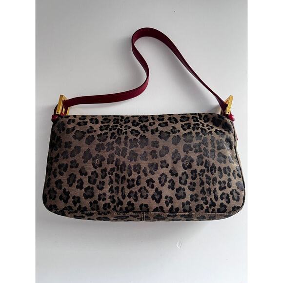 Vintage Fendi Cheetah print enamel buckle baguette - Picture 4 of 9